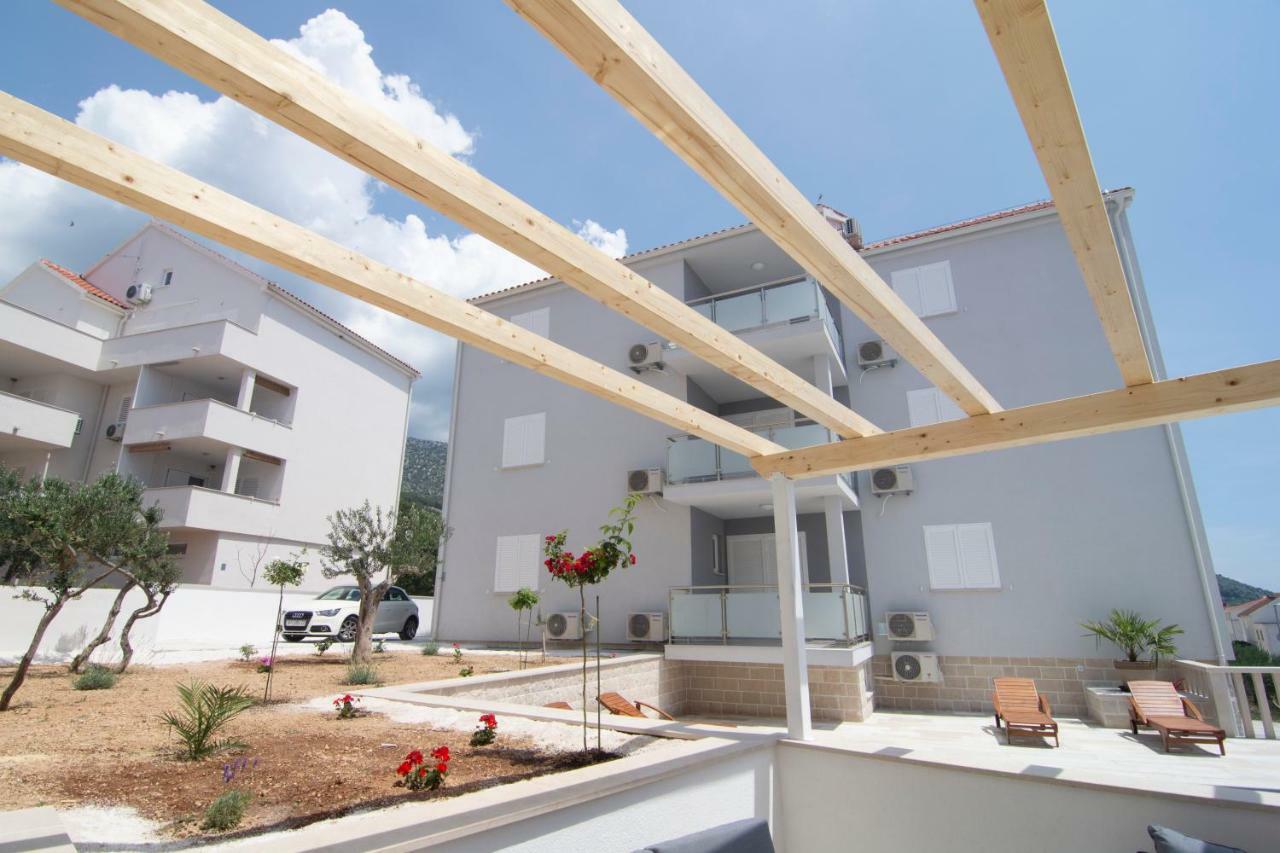 Apartments Sara 4 Bol Exterior foto