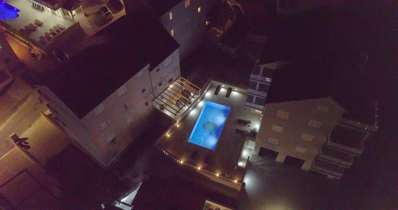 Apartments Sara 4 Bol Exterior foto